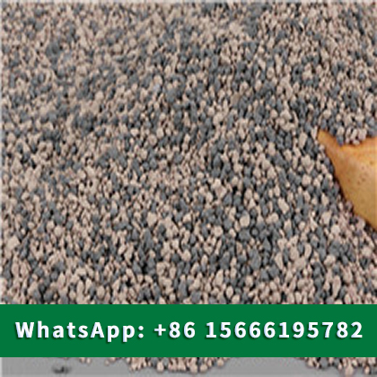 GREY AND WHITE BENTONITE CAT LITTER