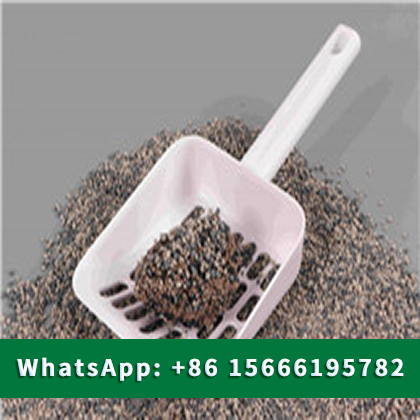 GREY AND WHITE BENTONITE CAT LITTER